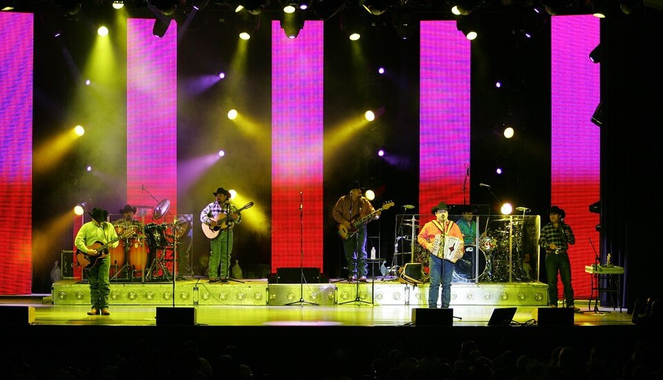 File:Intocable0519-1000.jpg