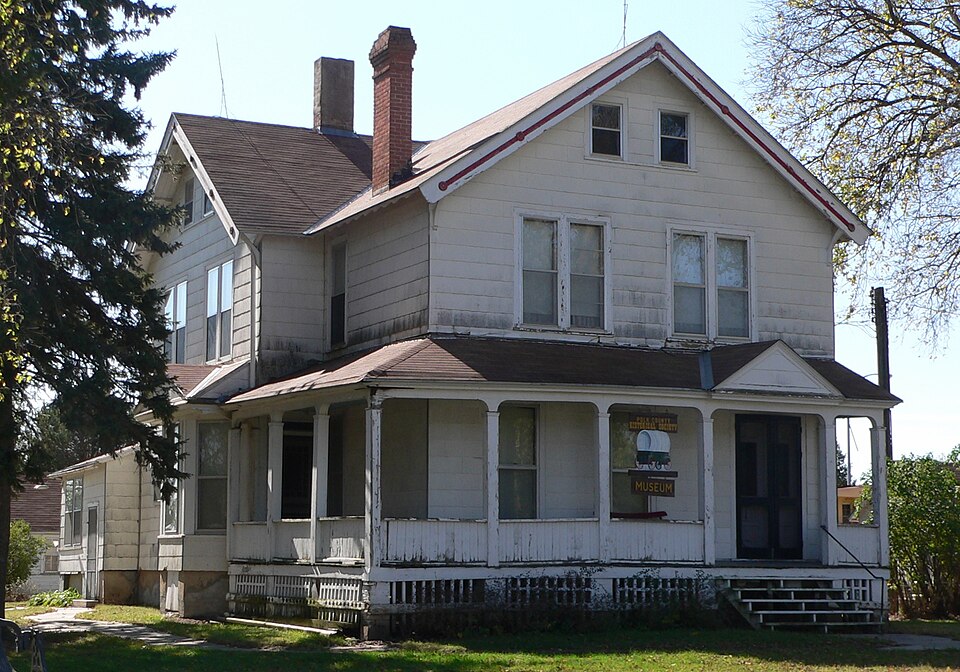 File:John Hopwood Mickey house from NE.jpg