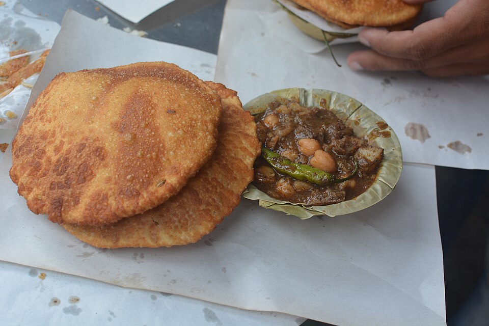 File:Kachori Sabji.JPG