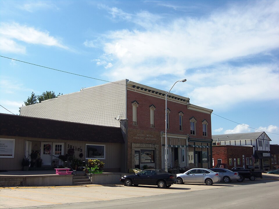 File:Lone Tree, Iowa.JPG