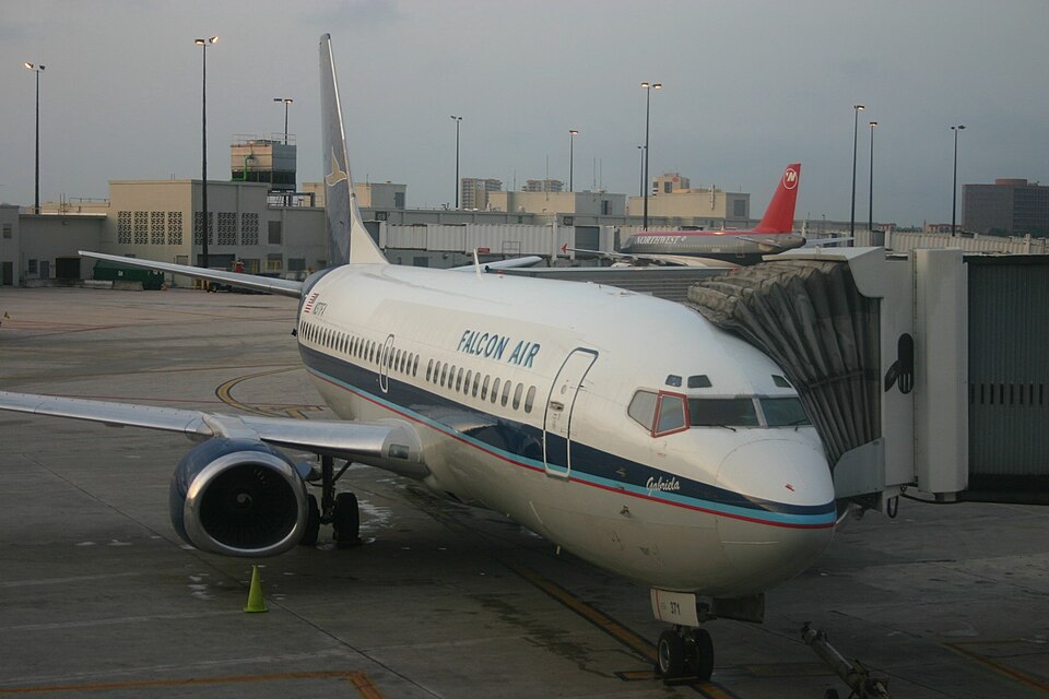 File:N371FA Boeing 737 Falcon Air (7443168648).jpg