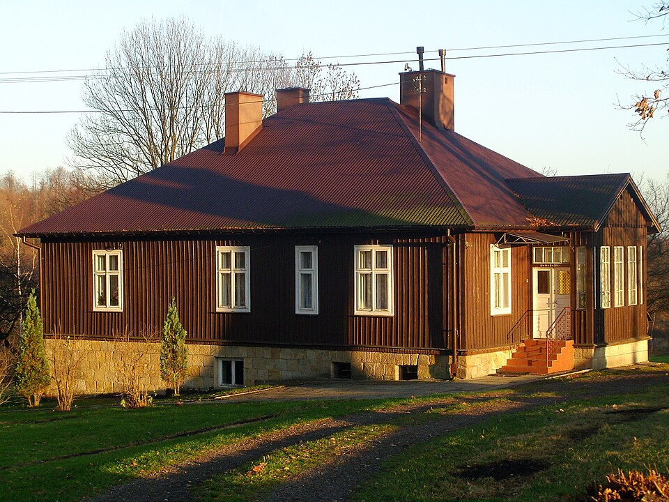 File:Plebania BaczalDolny2013.JPG