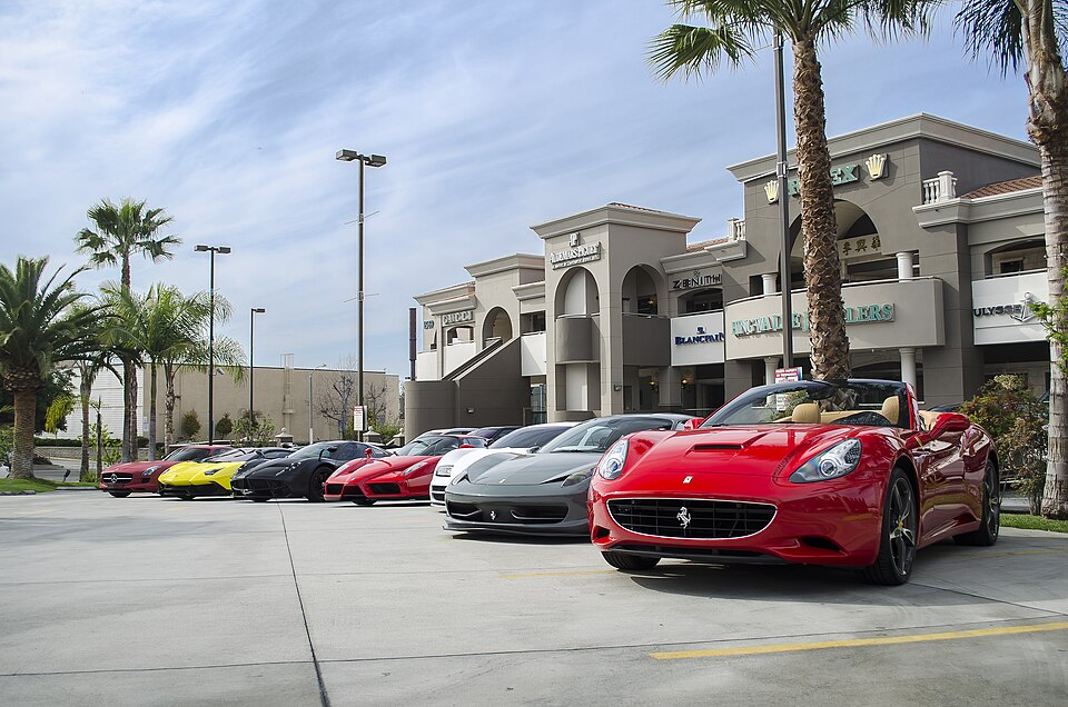 File:Supercar Lineup (18092106572).jpg