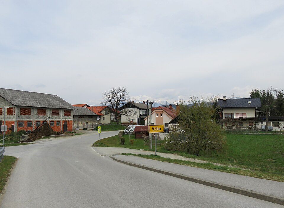 File:Vrba Lukovica Slovenia 2.jpg