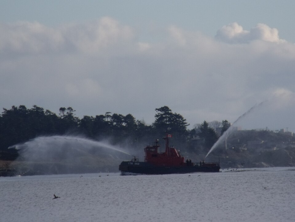 File:YTR 562 Firebrand in Esquimalt.jpg
