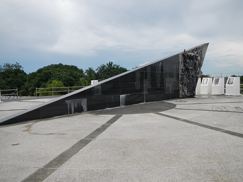 File:Cabanatuansundialjf.JPG