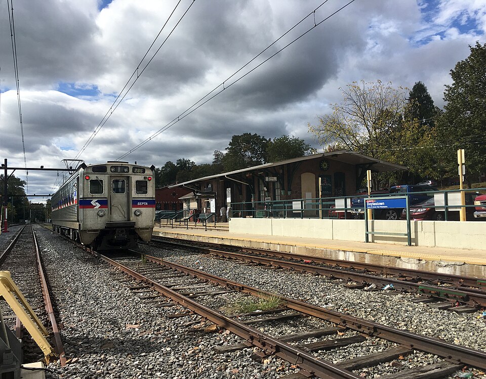 File:Doylestown PA SEPTA station October 2017.jpg