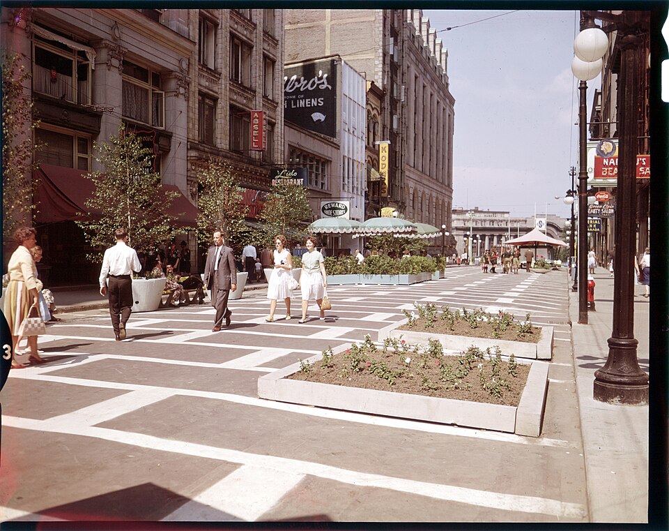 File:Sparks Street, Ottawa (I0016483).jpg