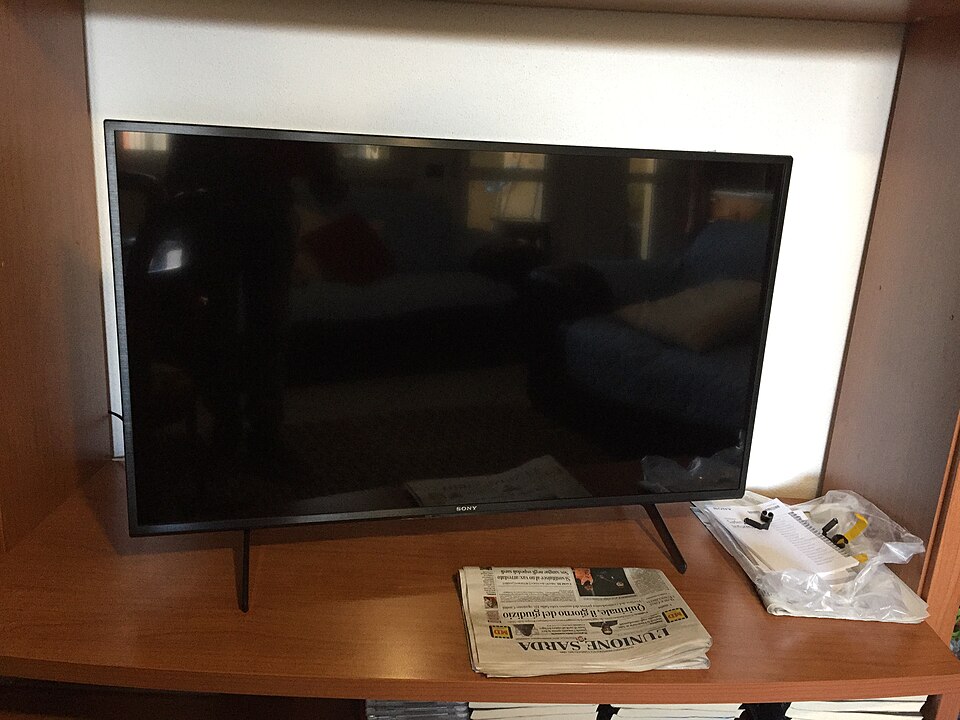 File:Televisore Sony da 43 pollici.jpg