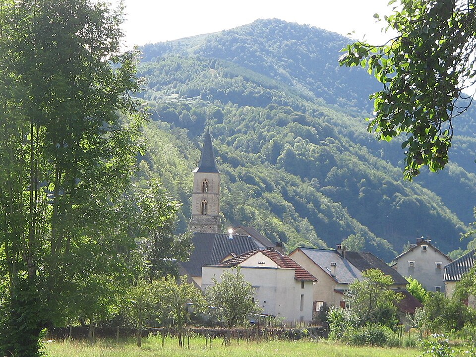 File:Fr Ariège Biert village p-ad20070808-17h49m19s-d.jpg