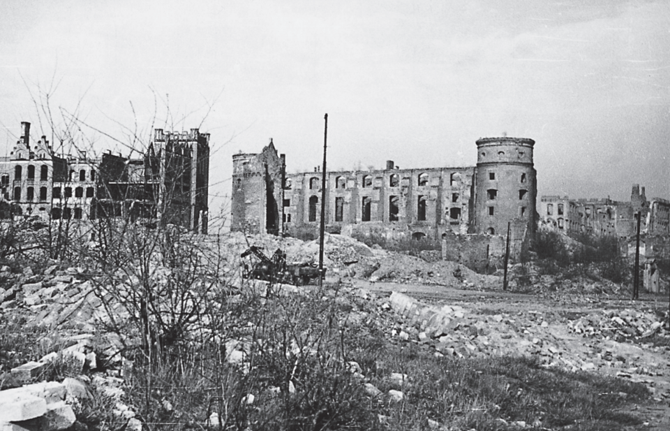 File:Koenigsberger schloss ruinen.tif
