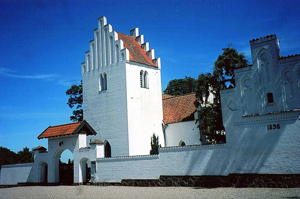 File:BraabyKirke.jpg