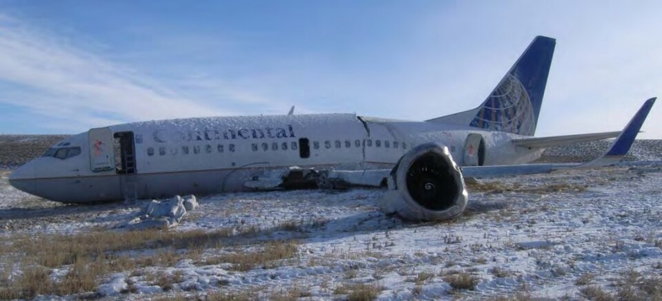 File:Continental Airlines Flight 1404 wreckage.jpg