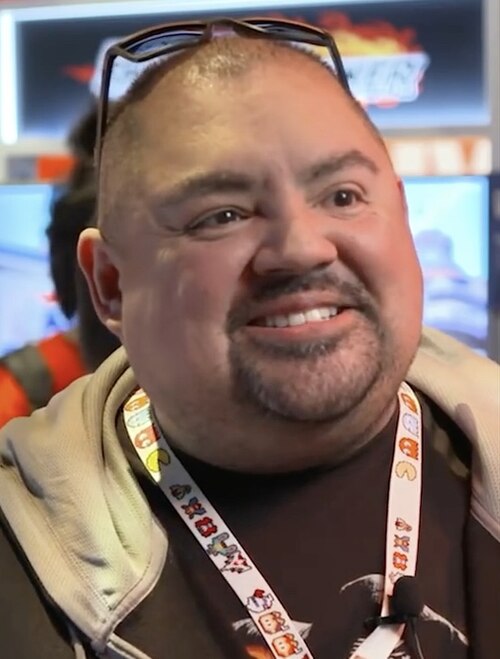 File:Gabriel Iglesias, 2018 (URcS11Jws-Q).jpg