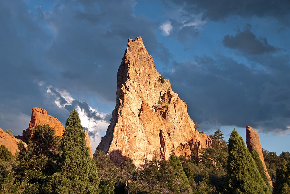 File:Garden of the Gods (3734947635).jpg