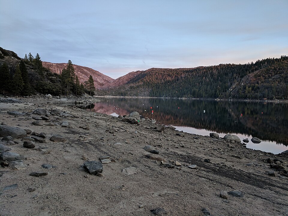 File:Pinecrest Lake California 1.jpg