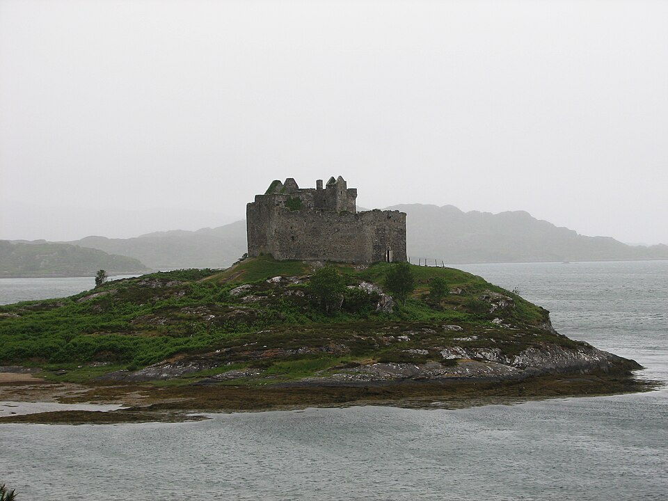 File:Tioram Castle1 (Dave Wilkie).jpg