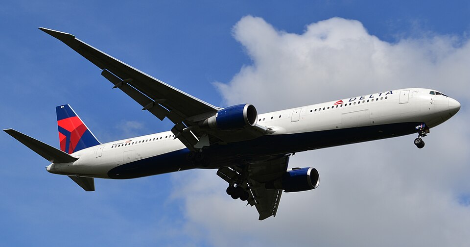 File:Delta Air Lines 767-400ER @LHR.jpg