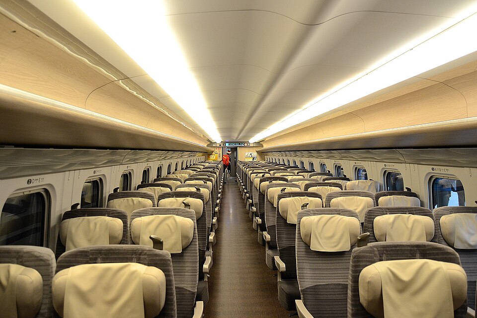 File:E5kei interior.JPG