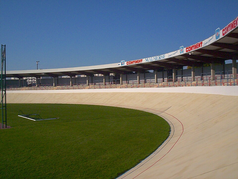 File:Stade venoix.jpg