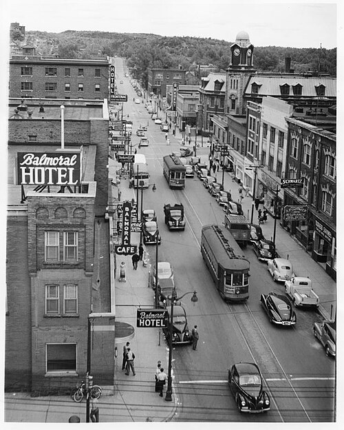 File:Sudbury streetcars by the Balmoral.jpg
