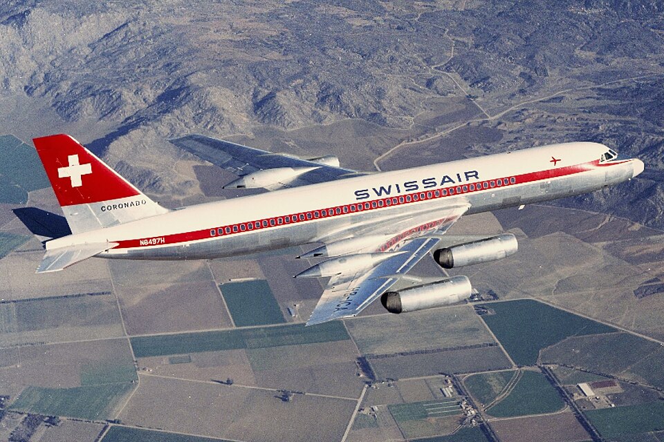 File:Swissair Convair 990 in flight.jpg