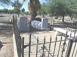 The grave site of Kang Chhun Heang (1932–1987) and her son Leng Chiv (1950–1990). The Chinese pioneers are buried in sec. G.