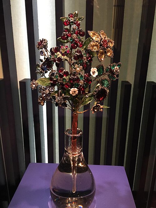 File:Bouquet of flowers by Jérémie Pauzié.jpg