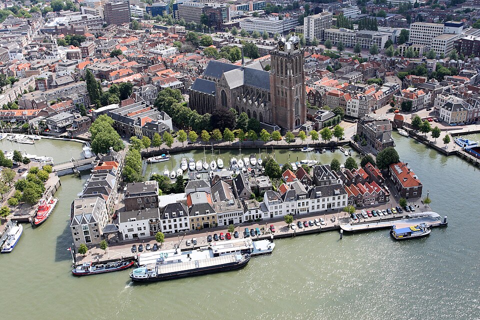 File:Dordrecht luchtfoto 01.jpg
