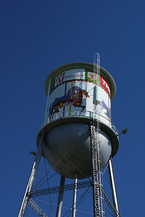 File:Painted Water tower.JPG