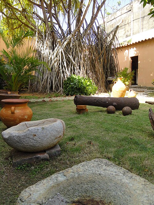 File:Patio del museo.jpg
