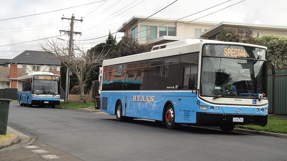 File:Ryan's buses.jpg