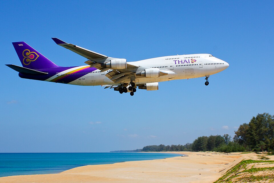 File:Thai Airways B747-400 HS-TGZ Phuket.jpg