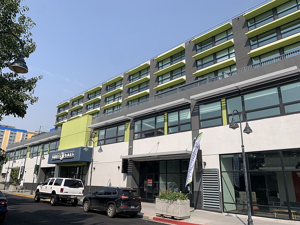 File:3rd Street Flats.jpg