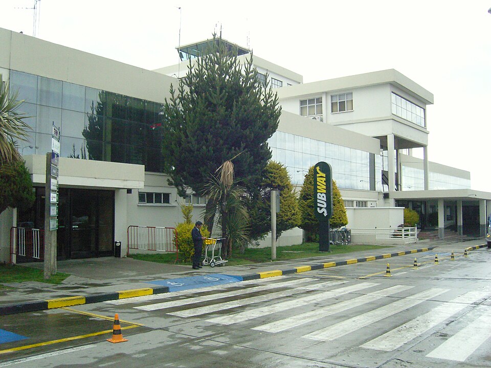 File:Aeropuerto Internacional de El Alto jdb02.JPG