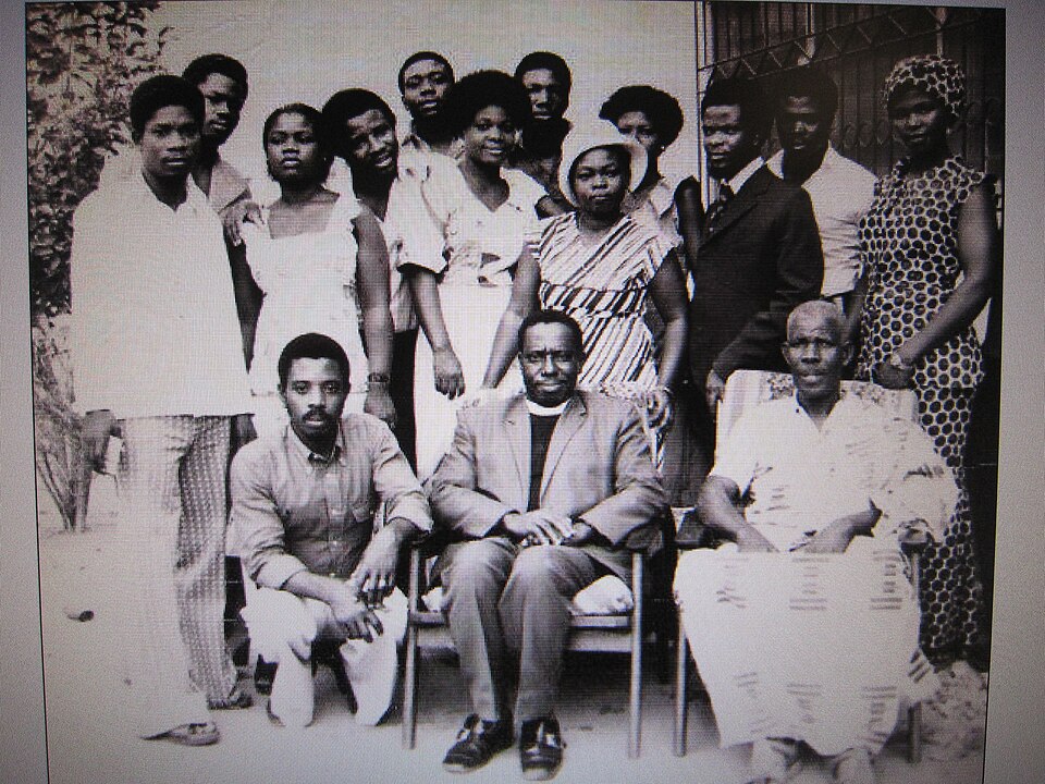 File:Agbemenu Family Photo January 1978.jpg