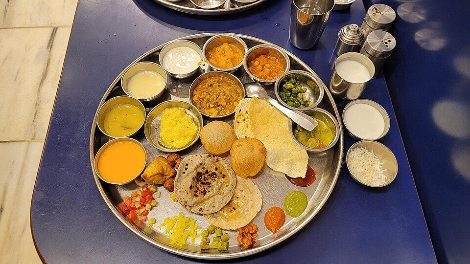 File:Gujarati-thali-shree-thaker-bhojanalay.jpg