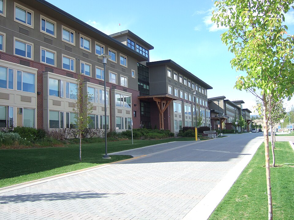 File:International Mews (UBC Okanagan).JPG
