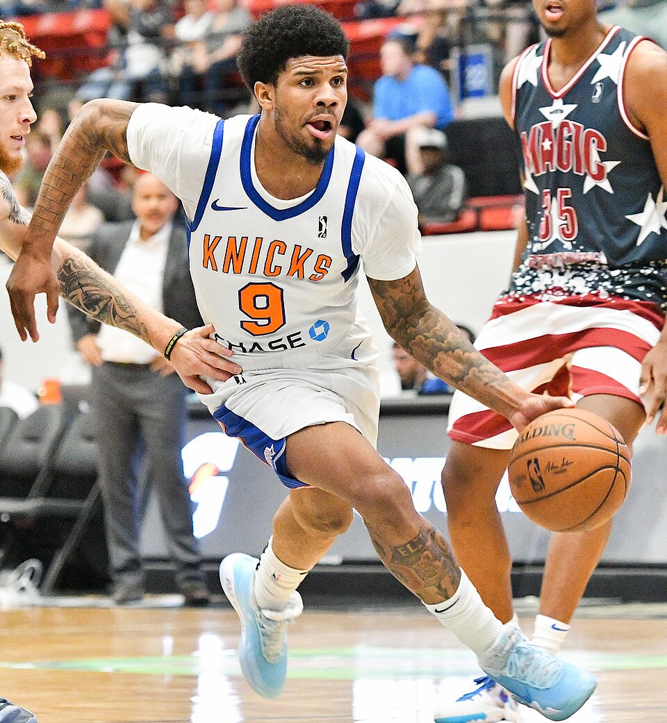 File:LamarPetersWCKnicks (cropped).jpg