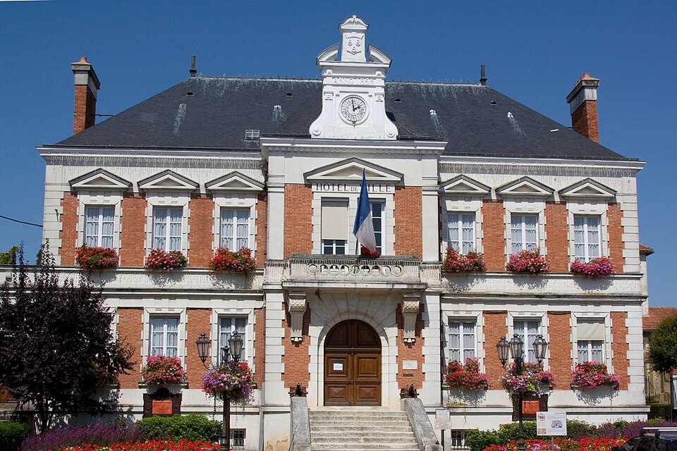 File:Milly-la-Foret IMG 5069.jpg