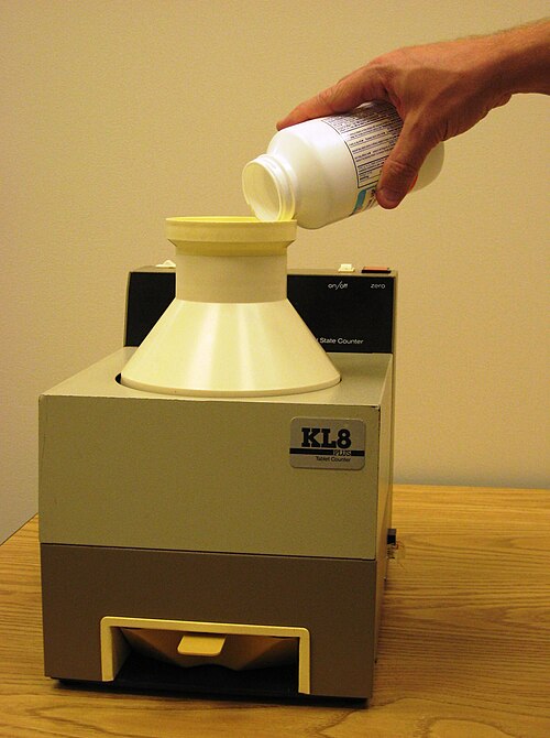 File:Kirby Lester KL8 Tablet Counter.jpg