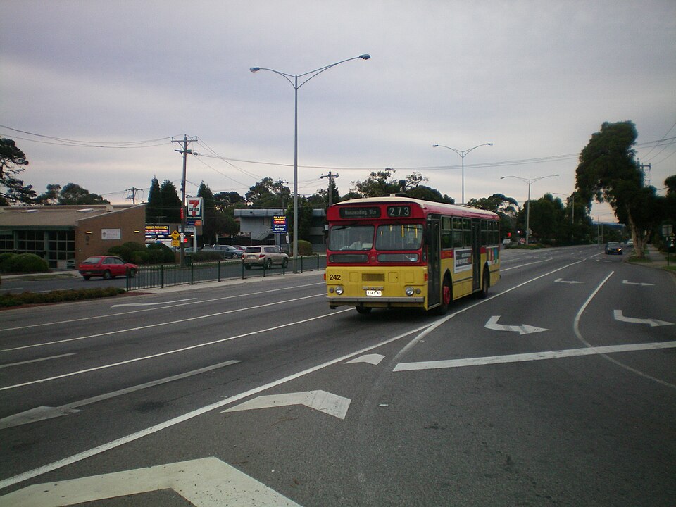 File:Route 273 bus to Nunawading.jpg