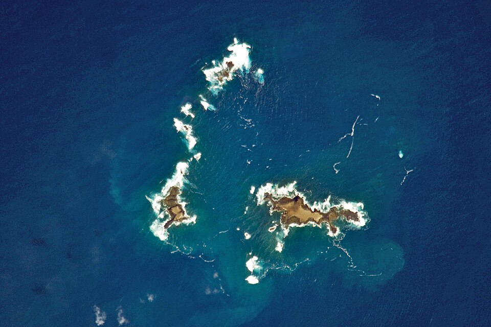 File:Southern Savage Islands, Atlantic Ocean.jpg