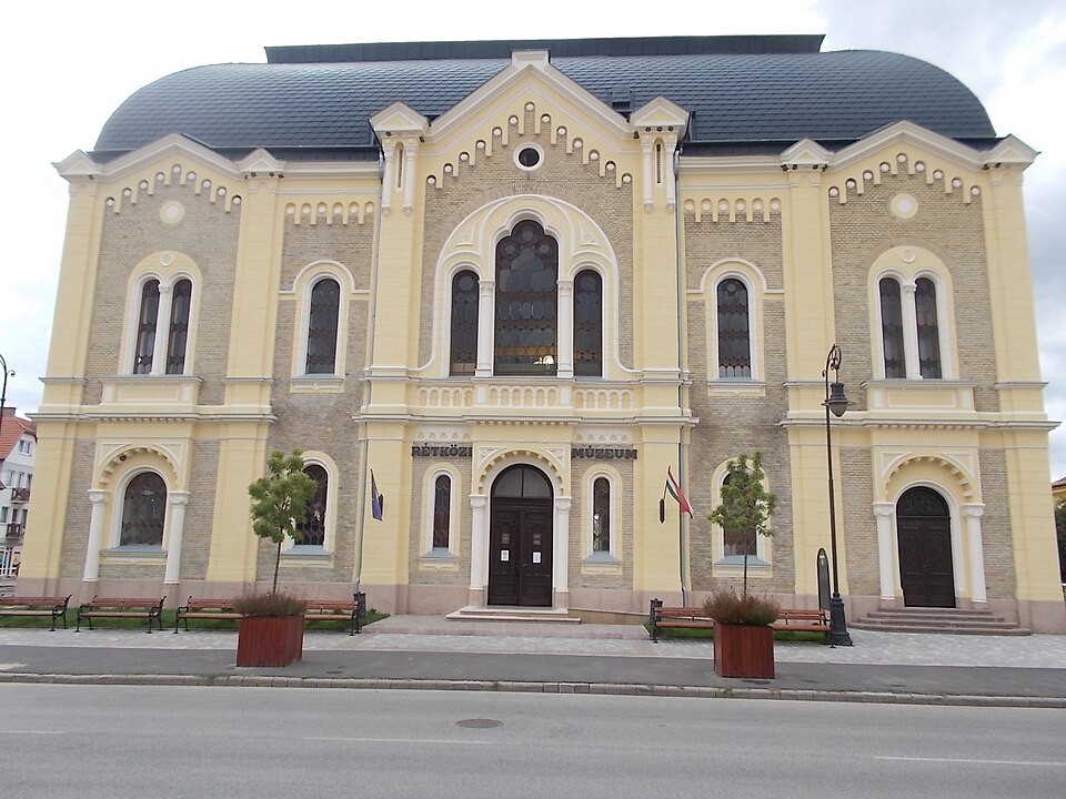 File:Zsinagóga, 2017 Kisvárda.jpg