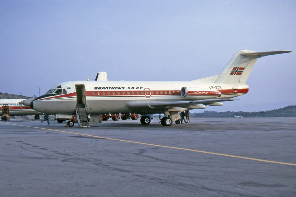 File:Braathens SAFE Fokker F-28-1000 Manteufel.jpg