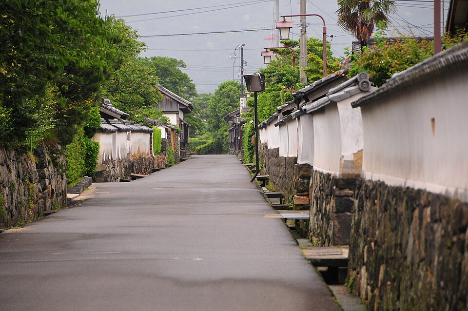 File:Hagi-shi Horiuchi-chiku, Yamaguchi, samurai quarter.JPG