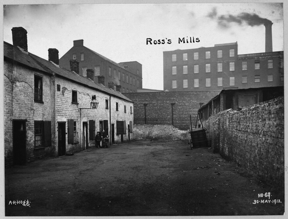 File:Hamill Street Area- Johnstone's Court (8899823124).jpg