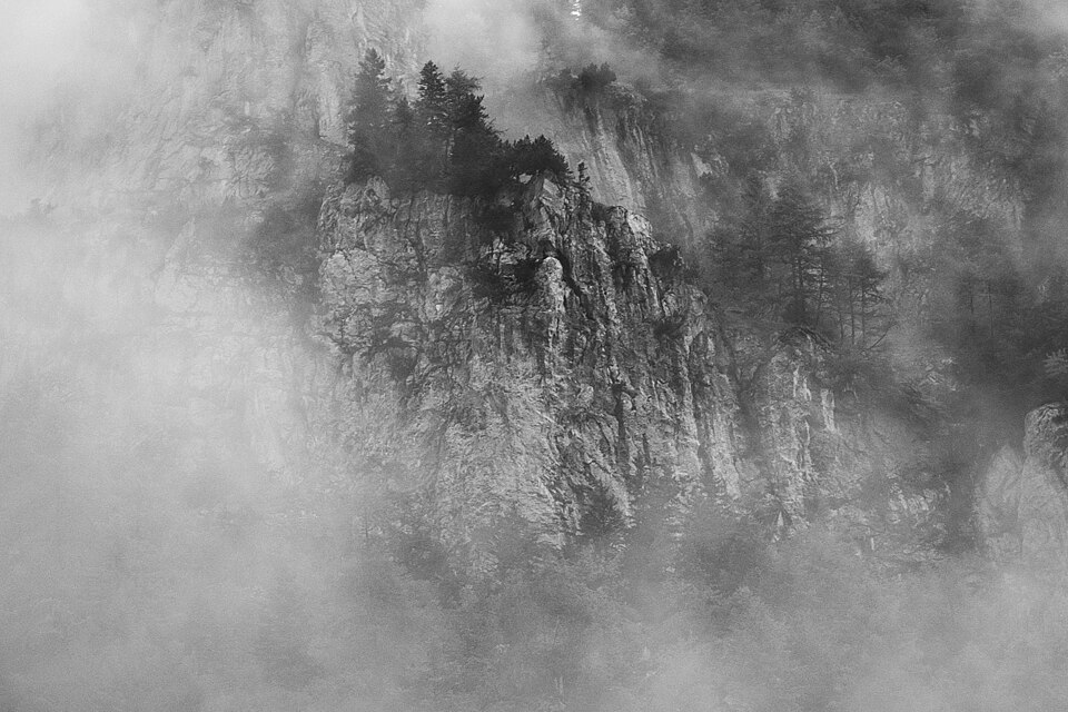 File:Misty Mountain (59053312).jpeg