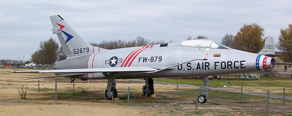 File:North American F-100 Super SabreCAM.jpg