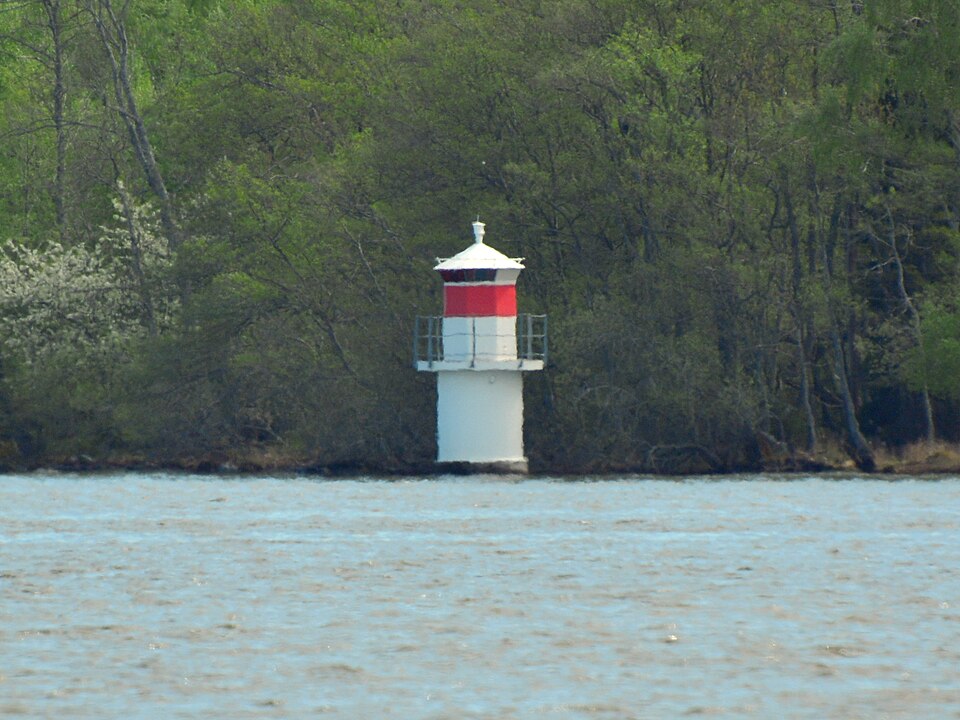 File:Selaön lighthouse.jpg